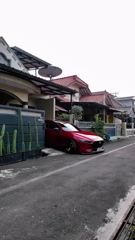 rutinitas pagi bapack2 slow living #mazda  #mazda3 #mazda3hatchback #slowliving #fyp #pekalongan  #Running  #runner 