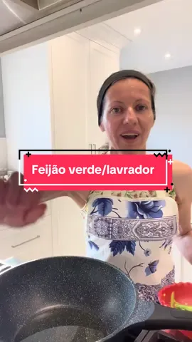 Hojé deixo aqui está receita de um feijão verde a Lavrador 🥰#ingredientes feijão verde ,1 cebola as meias luas,2 dentes de alho esmagados,1 folha de louro,,azeite q.b,1/4 copo de vinho Branco ,1 copo de tomate cherry,2 colheres  e 1/2 de aguá,sal e pimenta a gosto ,ovo cozido e hortala a gosto!o passo a passo está no video muito Obrigado 🥰🙏#feijãolavrador#receitasimples #feijãoverde #receitasimples 