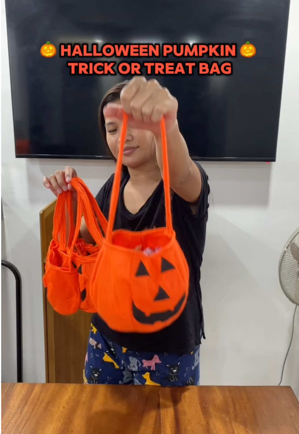 Halloween Pumpkin Trick or Treat Bag #trickortreatbags #halloweenbag #halloween #pumpkinbag #tiktokshopfuntasticpayday 