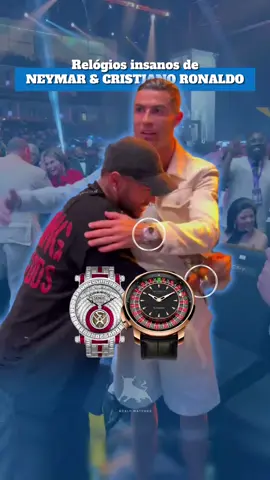 Cristiano Ronaldo e Neymar em encontro nostálgico com relógios insanos no pulso! ⚽🤩 E você… iria de Jacob & Co. ou Franck Muller? 👇 🔹 Cristiano Ronaldo de Franck Muller Tourbillon Trumps Van Cleef & Arpels — peça única, avaliada em mais de US$ 1,4 milhão, totalmente cravejada com diamantes baguete no estilo Mystery Set (“Serti Mystérieux”), técnica que oculta a fixação das pedras para um visual impecável. 🔹 Neymar Jr. de Jacob & Co. Casino Tourbillon (Ref. CA100.40.AA.AC.A) — ouro rosa 18k, 44mm, mostrador com minirroleta funcional, calibre manual JCAM51 com 72h de reserva de marcha e tourbillon às 6h. ➡️ Franck Muller: Peça única (indisponível) | Jacob & Co.: ~US$ 280.000 💰 ➡️ Qual desses dois gigantes entraria pra sua coleção? 🤔 #jacobandco #franckmuller #relogio #watches #calfwatches  