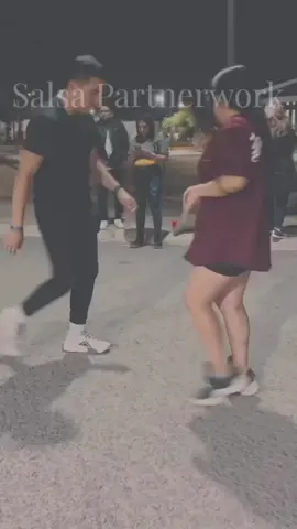 #fyp #clasesdebaile #viral #salsaromantica #salsa 
