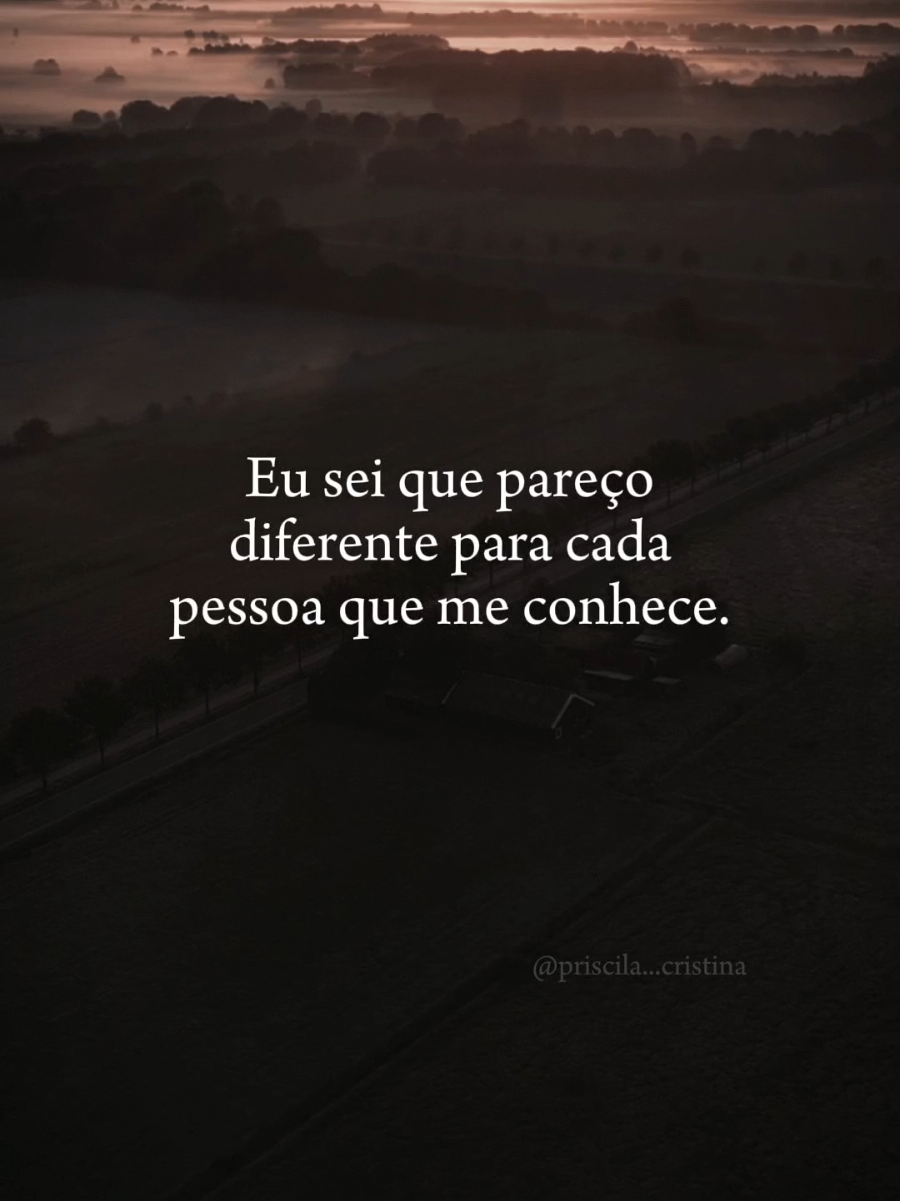 Sou várias em uma só, e cada um conhece a versão que despertei. #reflexão #motivacional #frasesmotivadoras #fypシ #foryoupage 