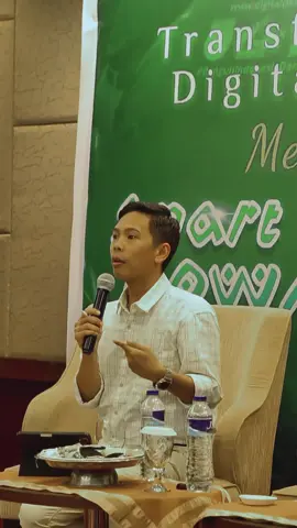 Membangun desa digital itu bukan PR Kepala Desa saja, tapi kerja bareng kita semua 🤝 Kata kak Iksan, digitalisasi itu bukan sulap yang bikin semuanya instan ✨ Justru, teknologi hadir buat mempermudah, merapikan, dan mempercepat kerja desa kita.😁