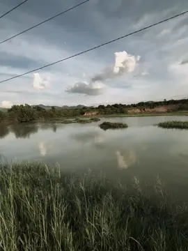 水晶很脆弱，夕阳很快就会褪色。人心难测，相聚又分崩离析 “ Pha lê dễ vỡ , hoàng hôn chóng tàn . Lòng người khó đoán hợp rồi lại tan” #xuhuong #fyp #tamtrang #buon #chill 