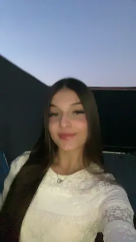 esse vestido branco é tudo😍