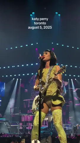 🥵🥶@Katy Perry #katyperry #katyperrytoronto 
