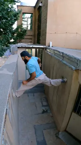 EASY PARKOUR TRAINING FOR BEGINNERS 👍🏼 #freerunning #pkfr #parkour #workout by mostafa_hormati ✨