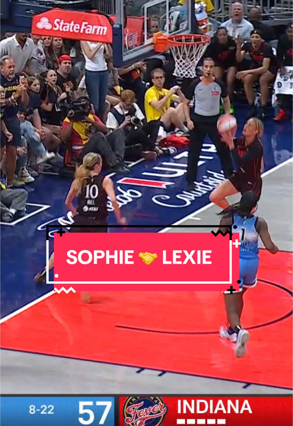 @Aliyah Boston & @Caitlin Clark were loving this play from @S O P H I E & @lexiehull 😈 #WNBA #indianafever