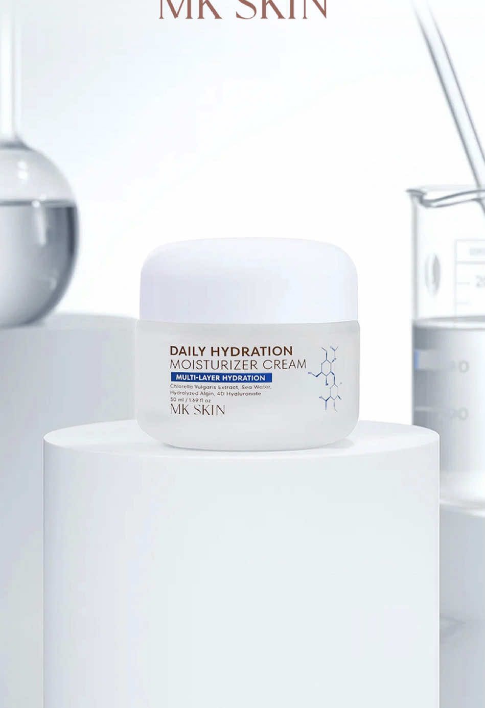 Kulit kamu butuh hidrasi harian atau ketenangan ekstra buat skin barrier? 💧🌿 Keduanya penting, tapi kebutuhan kulit setiap orang beda-beda! ⁣ ✨ Daily Hydration Moisturizer cocok buat kamu yang punya kulit berminyak, rentan jerawat, atau normal. Dengan kandungan 4D Hyaluronate & Sea Water Extract, bantu jaga kelembapan sampai ke lapisan terdalam kulit. ✨ Sementara Calming Barrier Moisturizer untuk kamu yang punya kulit kering, sensitif, atau mudah iritasi. Diperkaya Niacinamide & Panthenol, bantu tenangkan kemerahan dan perkuat skin barrier. Keduanya diformulasikan dengan bahan aktif pilihan dan Chlorella Vulgaris Extract yang bantu rawat kulitmu setiap hari. Jadi, #TeamDaily atau #TeamCalming? Sudah coba yang mana nih? 💬👇🏻 #MKSKIN #CantikTanpaBatas #MKteam #MKjourney #DailyHydrationMoisturizerCream #CalmingBarrierMoisturizerCream #4DHyaluronate #SeaWaterExtract #ChlorellaVulgarisExtract #HydrolyzedAlgin #Niacinamide #Panthenol