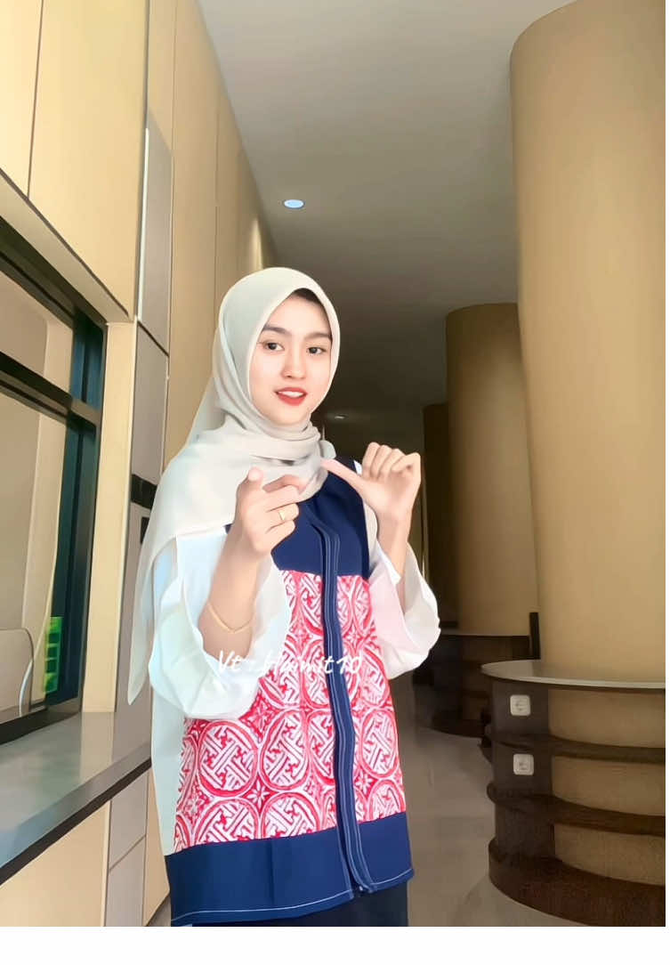 Batik kombinasi modern #batik #batikwanita #kemejabatik #blousebatik 