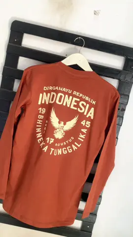Buat kamu yang masih bingung cari ide baju 17-an, ini salah satu referensi desain yang bisa kamu pilih ✨ kita masih ada Promo Kemerdekaan loh 🎉 Harga mulai 60K + free desain, berlaku sampai 18 Agustus! #BajuKemerdekaan #sablonkaos 