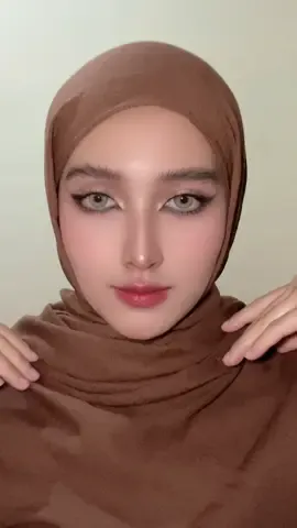 seharian pengen jadi cewek turki, pakai riasan dan hijab lookbook satset tanpa tempelan jarum. #fyp #xybca 