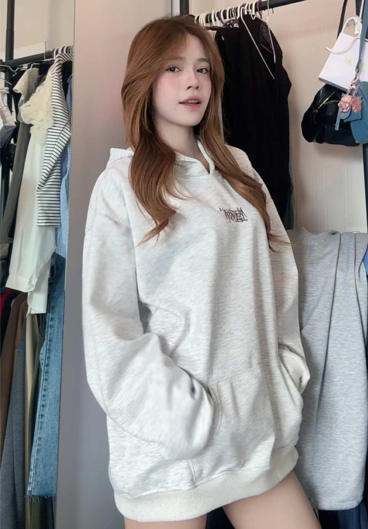 เสื้อแขนยาวววว👆#เสื้อแขนยาว #เสื้อฮู้ด #ทรงสวยมาก #เสื้อโอเวอร์โซส์ #ฟีด 