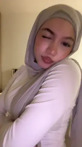 Is a bird #fyp #viral #explore #hijab 