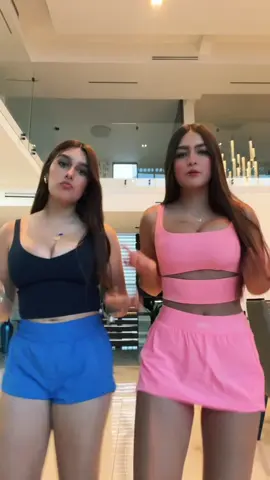 @robee 🥰✌️ #dances #trends2025 