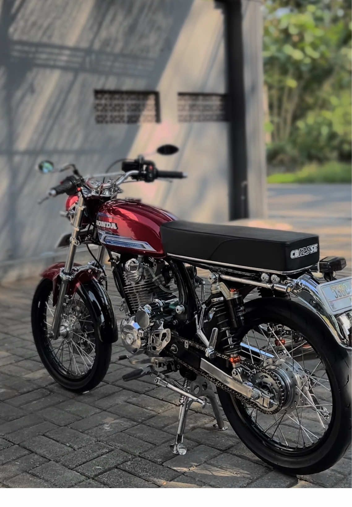 CB Merah🤩 Mau di pantau atau di anter sampe depan rumah juga bisa🔥 ☎️ 083833456780 🏡 Mojokerto Jawa Timur 🚛 Kirim-Kirim Seluruh Indonesia #fyp #foryou #cb100 #cb125se #cbgantengstyle 
