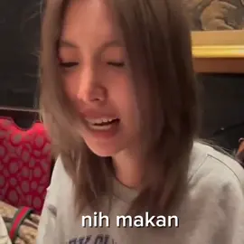 namtan: lah emng orang kaya kita #namtantipnaree #linglingkwong #ormkornnaphat #milkpansa #kwongfamily #pov #4you #fyp 