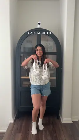 Casual OOTD ☀️ #OOTD #outfitinspo #summeroutfit #abercrombiesale #fyp #viral 