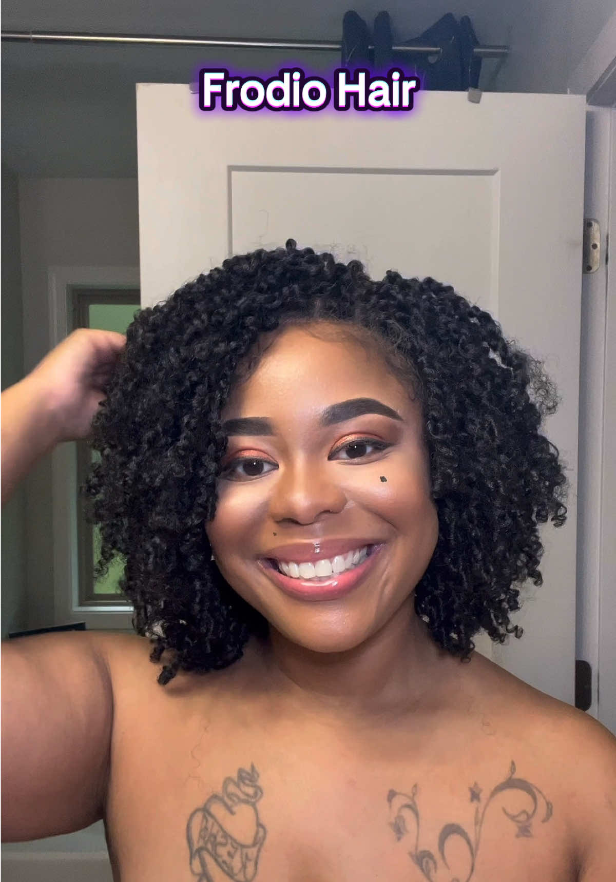 Looking for a natural looking wig! I have the perfect wig for you @Frodio Hair  #Frodiohair #Frodio #Frodiowig #tiktokshop  #tiktokmademebuyit  #summersale #fyp #backtoschool  #TikTokFinds #wig #wigtok #wiginstall #wiginfluencer 
