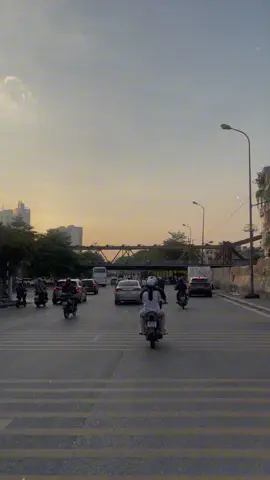 Lang thang Hà Nội mùa lá rụng ❤️ #tiktok #hello #hanoi #muathu #thuhanoi #langthanghanoi 