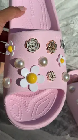 these crocs are so cute😻💝 #crocs #crocsslides #crocsshoes #crocsnewarrivals #crocssandals #slides 