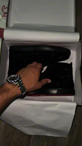 Best Quality Designer Plug 🤷🏽‍♂️ #redbottoms #hightops #suelaroja  #belico #alucin #sueloluxe #designer #zapatos #budgetdesigner #blowup #sueloluxereviews   