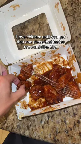 Please tell me you understand #chicken #chickenick #chickenwings #bonelesswings #bdubs #bdubswings #food #FoodTok #chickentok #midnightsnack #snacktok 
