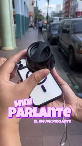 Parlante Magnetico con sonido stereo imantado, muy adaptable para laptops y celulares.