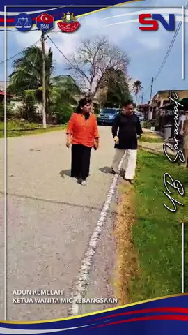 Melihat permasalahan tangki septik di Jalan Mawar, Bukit Siput, Segamat. Isu ini melibatkan hampir 28 buah perumahan di sekitar kawasan ini. Turut bersama saya ketua masyarakat Bukit Siput Madam Tey, Ketua Cawangan En Muhammad dan penduduk yang terlibat.  YB. Saraswati ADUN Kemelah  Ketua Wanita MIC Kebangsaan #SN #YBSaras #adunkemelah #majujohor #bangsajohor #viraljohor #fy  :) 