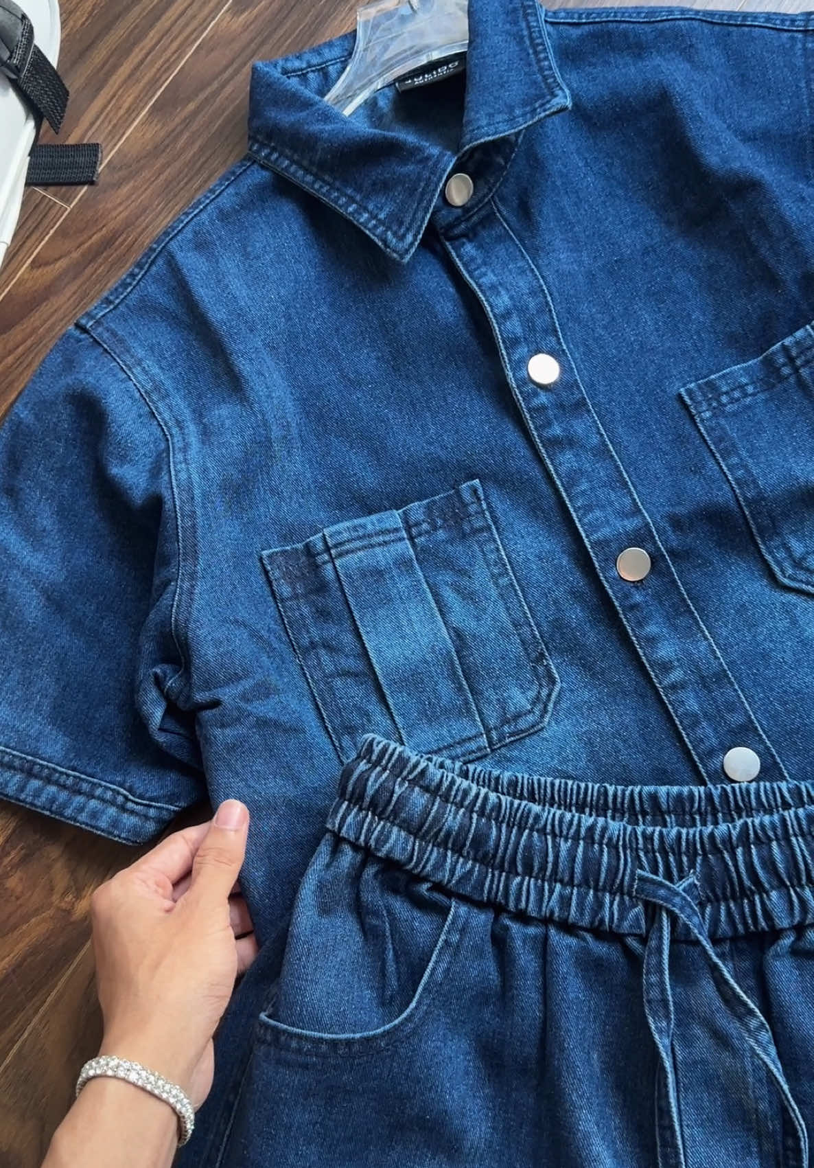 Lên set đẹp lung linh. chất jeans dày nét