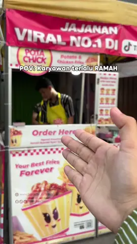 Saking ramahnya dikira mau salaman, padahal mau ambil pesenan🥲 #potachick #potachicken #kemitraan #kemitraankuliner #kemitraanindonesia #kemitraanmurah #kemitraanmodalkecil #kemitraanviral #bisnismodalkecil #bisniskuliner #usahasendiri #usahamodalkecil #usahaanakmuda #bisniskecilku #bisnisviral #usahakuliner #bisnis #bisnisanakmuda 