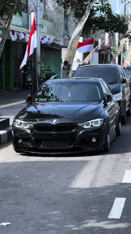Parkir ganteng cari sarapan #bmw #f30 #independentpeople 