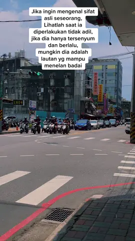 Mata menatap, duduk diam namun menyimpan beban yg dalam.. sunyi, penuh luka.. sekali lagi hanya diam.. hanya tidak mampu untuk berkata-kata, hanya mampu tersenyum dg sesekali mengusap air mata.. #fyppppppppppppppppppppppp #fyp #yourpage #masukberanda #tkwtaiwan #taiwanindonesia🇹🇼🇮🇩 