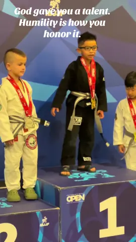 #HumilityInVictory #RespectOnAndOffTheMat #BJJRespect #JiujitsuLifestyle #StayHumbleRollHard #GentleArtMindset #MartialArtsRespect #JiujitsuHumility@Yadiz Alcala 