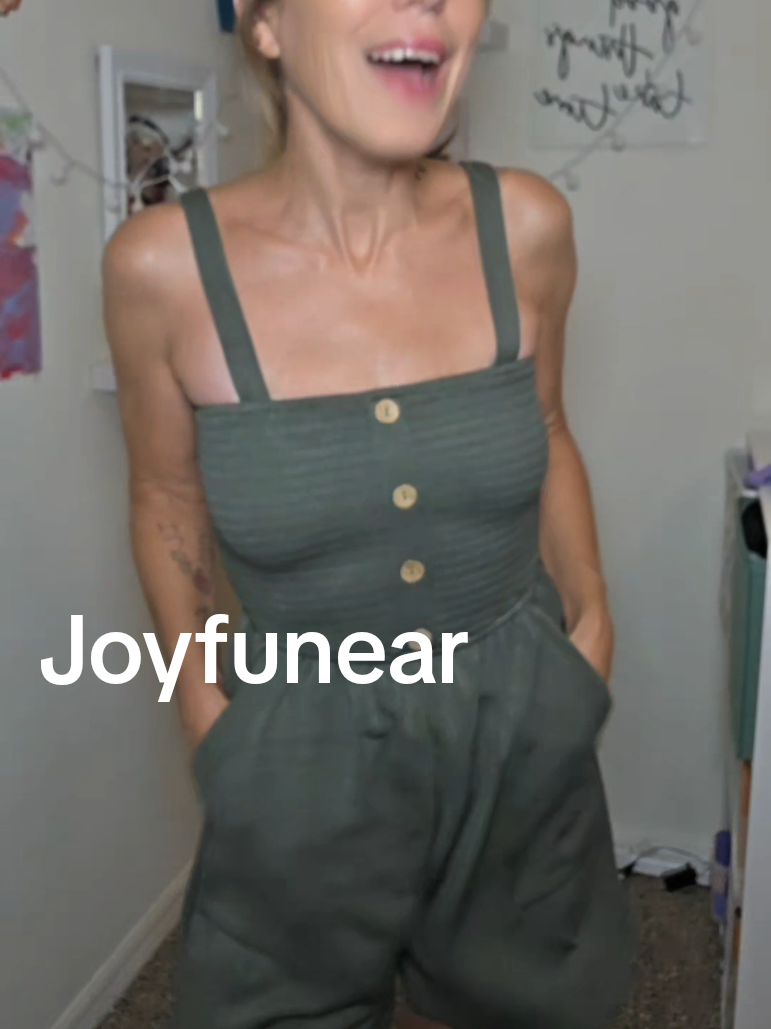 It has POCKETS. That's a major plus but this @Joyfunear Beauty Shimmer Romper is so incredibly soft but also very good material.  it has very nice elastic in the top portion #joyfunear #rompers #romper  #romperwithpockets #summerwear #everydayoutfit #cuteandcomfy  #causaloutfit #ithaspockets 