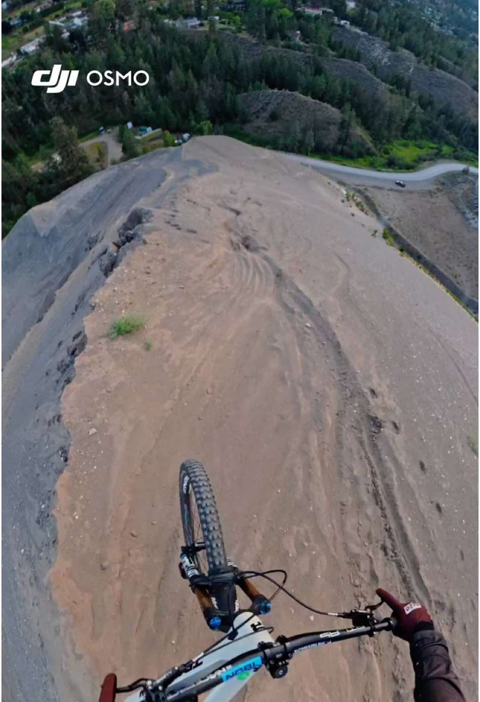 Desert heat, 360° thrill 🏜️🔥 Captured with the all-new DJI Osmo 360 — every grain, every angle, crystal clear. 🎥: IG/deantennantmtb #Osmo360 #DJIOsmo #360camera #MTB #fyp