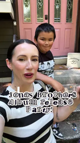 @Jonas Brothers album release party 🎉 #jonasbrothers #jonasbrotherstour #greetingsfromyourhometown 