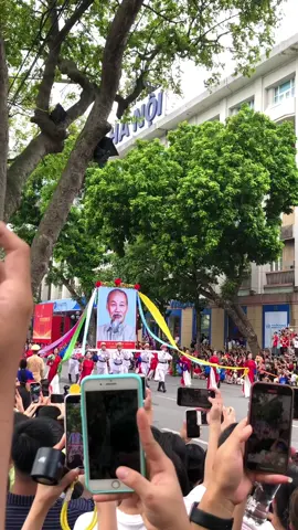 Sáng nay 10/8 tại phố đi bộ hồ gươm 🥰💫 #hoguom #dieubinh #hoabinh #vietnam #xh #viral #A80 #vietnamtoiyeu #doclaptudohanhphuc #xuhuongtiktok 