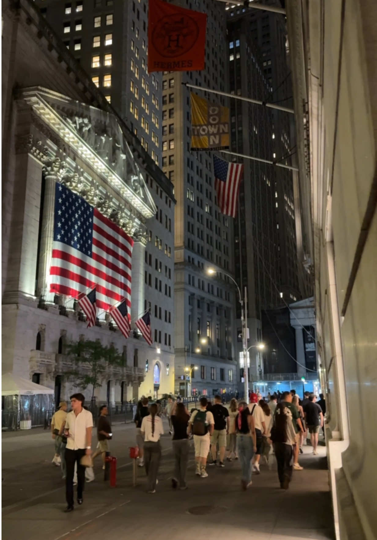 Wall Street, New York 🗽 The Financial District hits different in person. Narrow streets, stone and glass canyons, flags on the NYSE facade, and that quiet buzz even when the trading floor is closed. I like coming here for the contrast - old money architecture right next to modern towers. The stock exchange building is a classic spot for photos with its columns and giant flag. Across the street is Federal Hall, where Washington took the oath as the first U.S. president. A short walk away are Trinity Church, the Charging Bull and Fearless Girl. If you have time, swing by the 9/11 Memorial and the Oculus - all in the same radius 🏙️ Tip from me: early morning or weekends are the calmest. On trading days it feels like another city. #SultimVibes #WallStreet #NYSE #NewYorkStockExchange #FinancialDistrict #LowerManhattan #FederalHall #TrinityChurch #ChargingBull #FearlessGirl #Oculus #911Memorial #DowntownNYC #NewYorkCity #Manhattan #NYCViews #UrbanExploration