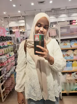 lah sopo ki ?? 🤣🤣🤣 mana cakep (tapi maaf mas aku udah punya suamik)  #fyppppppppppppppppppppppp  #ai 