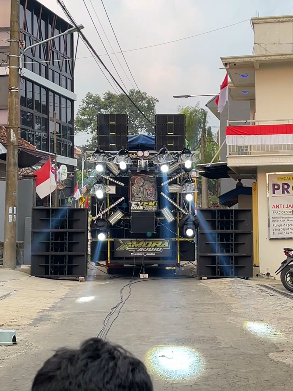 Tabola bale 🤙 @amora.audioofficial COMEBACK 😜  #promomakanmerdeka #fypviral #ndputra #mysteriousgirl #bangsayofficial #soundhoregjatim #soundsystemmalang  @BangSay🇮🇩 @eventone_lighting @pemuda.liar.gank 