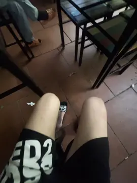 Cố nốt tháng roi về😂