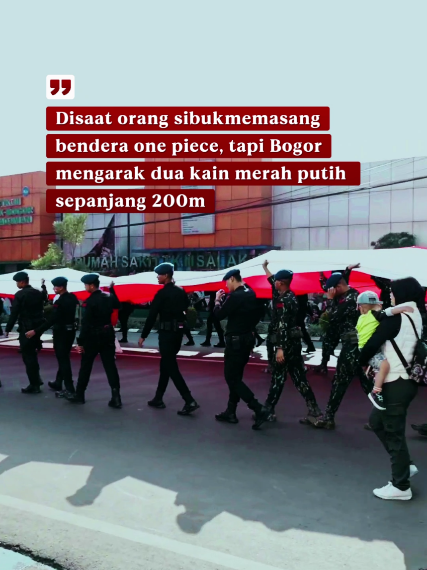 ✨ “Pagi ini, langit Bogor disapu lautan merah-putih. Bendera sepanjang 200 meter membentang gagah di jalanan kota, diusung ribuan warga dari Tugu Kujang hingga Jend. Sudirman — sebuah pemandangan yang tak hanya indah, tapi juga menggetarkan hati. Di tengah maraknya orang mengibarkan bendera bajak laut One Piece, hari ini kita diingatkan: ada satu bendera yang menyatukan kita semua… Merah-Putih. 🇮🇩 Ayo, satukan langkah. Satukan hati. Karena persatuan adalah harta karun sejati bangsa ini.” DariBogorUntukIndonesia  @Radar Bogor @visitbogor @festivalmerahputihbogor  #Bogor #FestivalMerahPutih #HUTRI80 #IndonesiaBersatu #MerahPutihBerkibar
