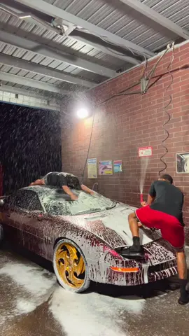 saturday night shenanigans 🧽#carwash #fyp #carsoftiktok #carslover 