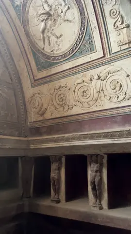 POMPEJI with music! #foryou #classicalmusic #chambermusic #ancientmusic #museum #ancient #ancientart #ancientrome #oboe #italy #napels #napoli #ancientruins #sculpture 