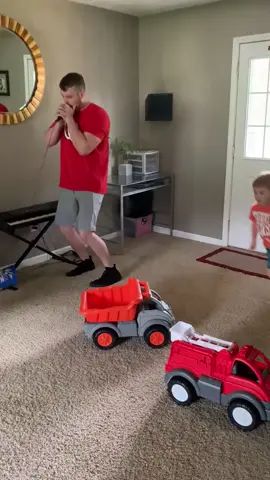 Dad Fails 🤣 #funnyfail #failsoftiktok #funny #funnyvideo #hilarious #trynottolaugh #fyp 