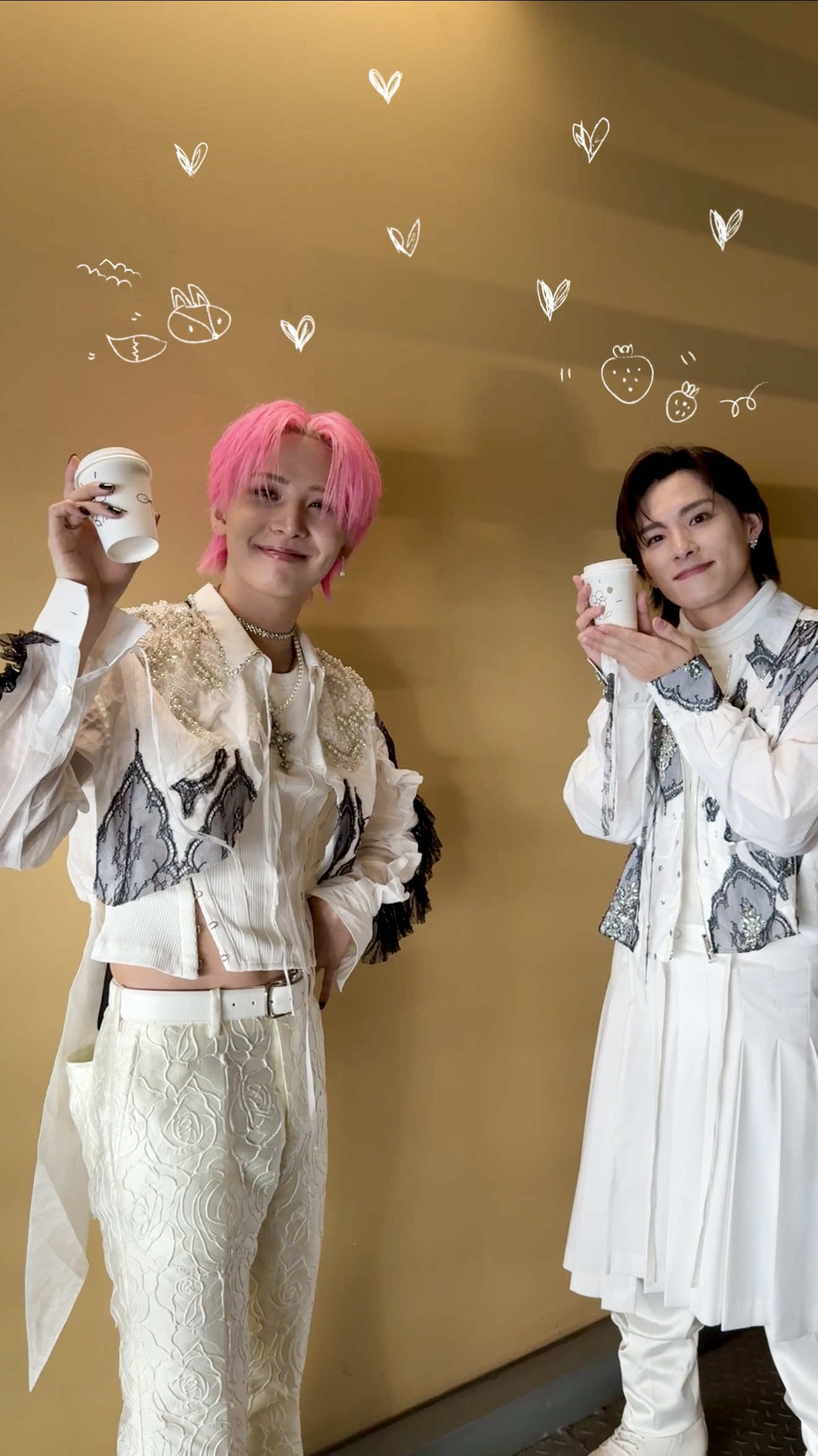 🦊 #REN ➫ 🍓 #TAKUMI #JO1_ひらく Coffee Gift ☕️🎁 　 ꕤ JO1 | 'ひらく' 2025.08.18 Digital Release 𓈒𖧷 ⁺. #富士山とコーヒーとしあわせの数式 #ふじこーひー #川尻蓮 #川西拓実　