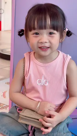 Kệ nhắm mắt yêu luôn 🥰#mevaemsam #xuhuong 