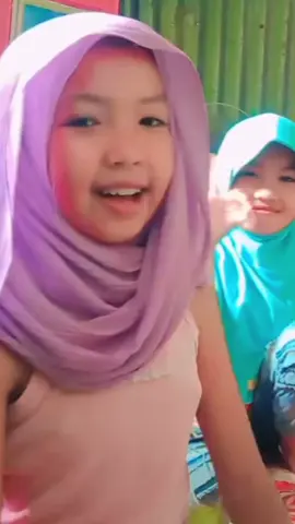 Aya we nya random na teh😭