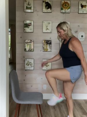 No gimmicks! The secret to loosing 42lb? A healthy combination of diet and exercise.